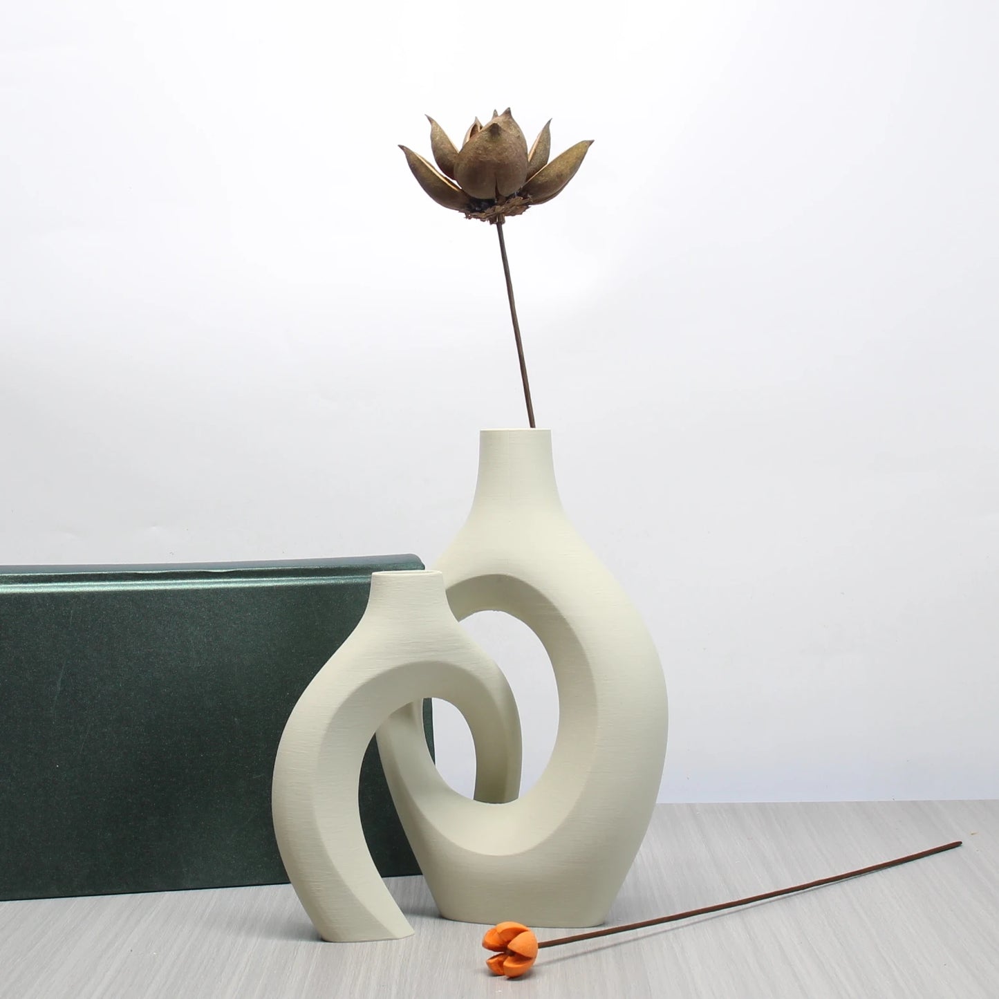Eternal Curve Sculptural Vases